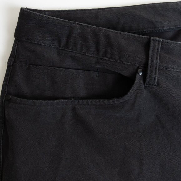 Lululemon ABC Pants Black Size 40x32 Slim Utilitech Stretchy Casual - Picture 8 of 13